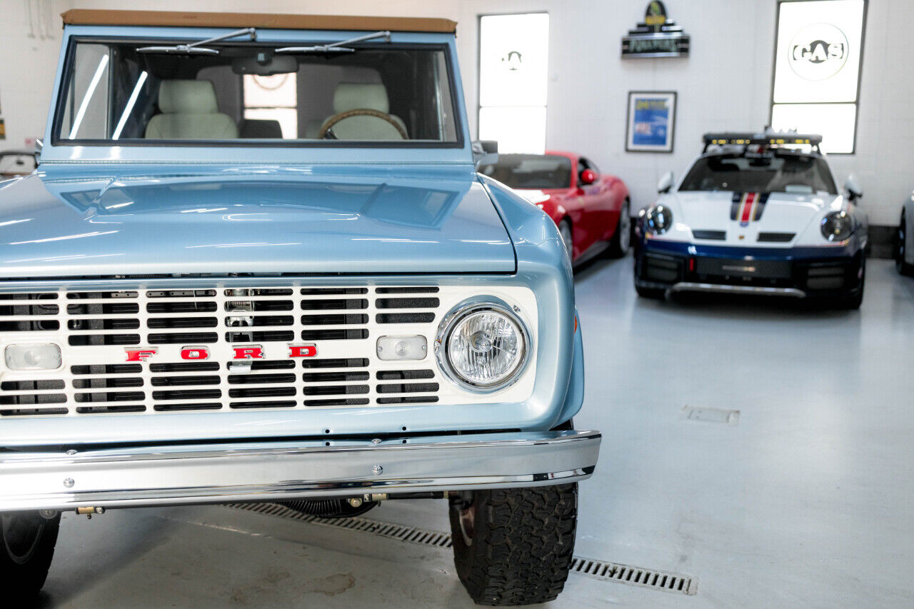 Ford-Bronco-SUV-1977-Blue-White-2449-13