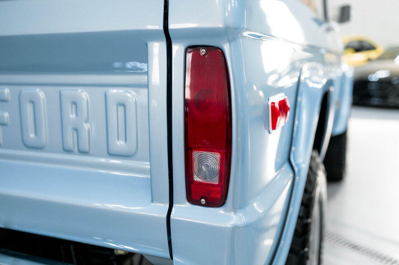 Ford-Bronco-SUV-1977-Blue-White-2449-23