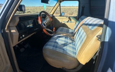 Ford-Bronco-SUV-1984-Blue-Tan-172200-8