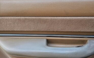 Ford-Bronco-SUV-1988-Blue-Tan-157700-26