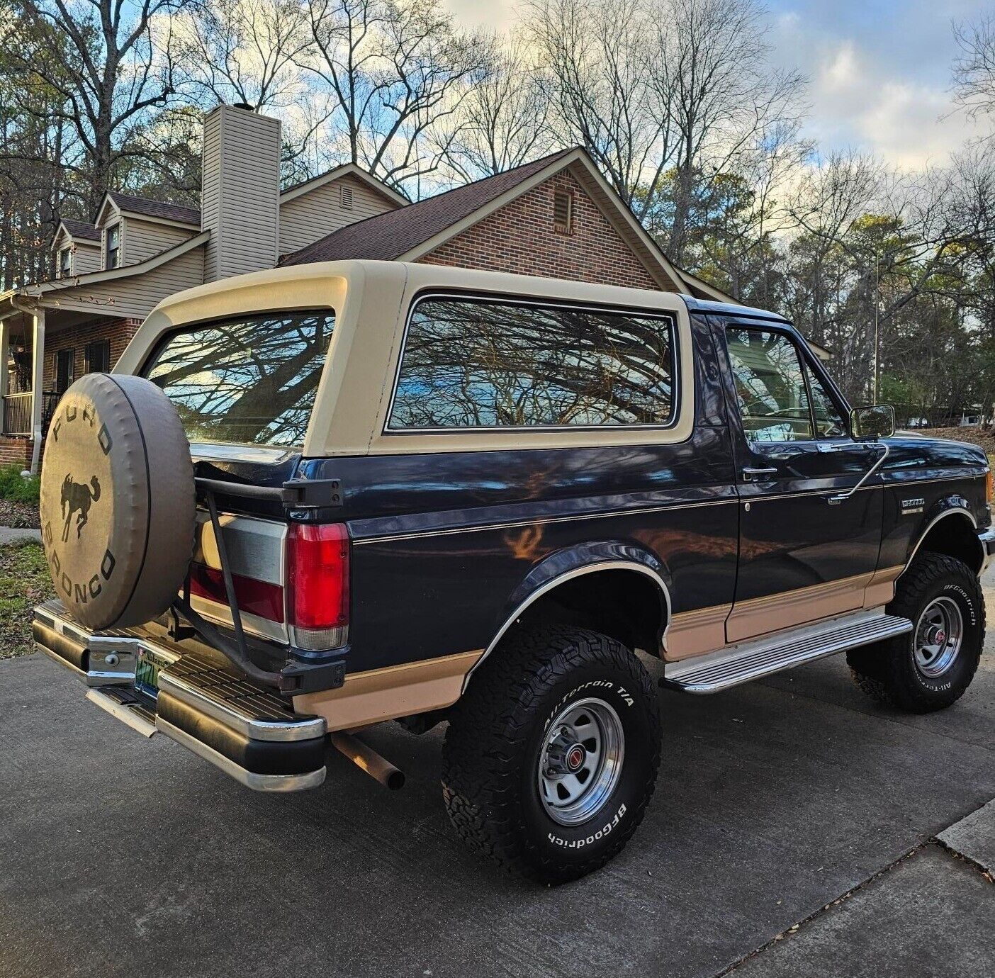 Ford-Bronco-SUV-1988-Blue-Tan-157700-6