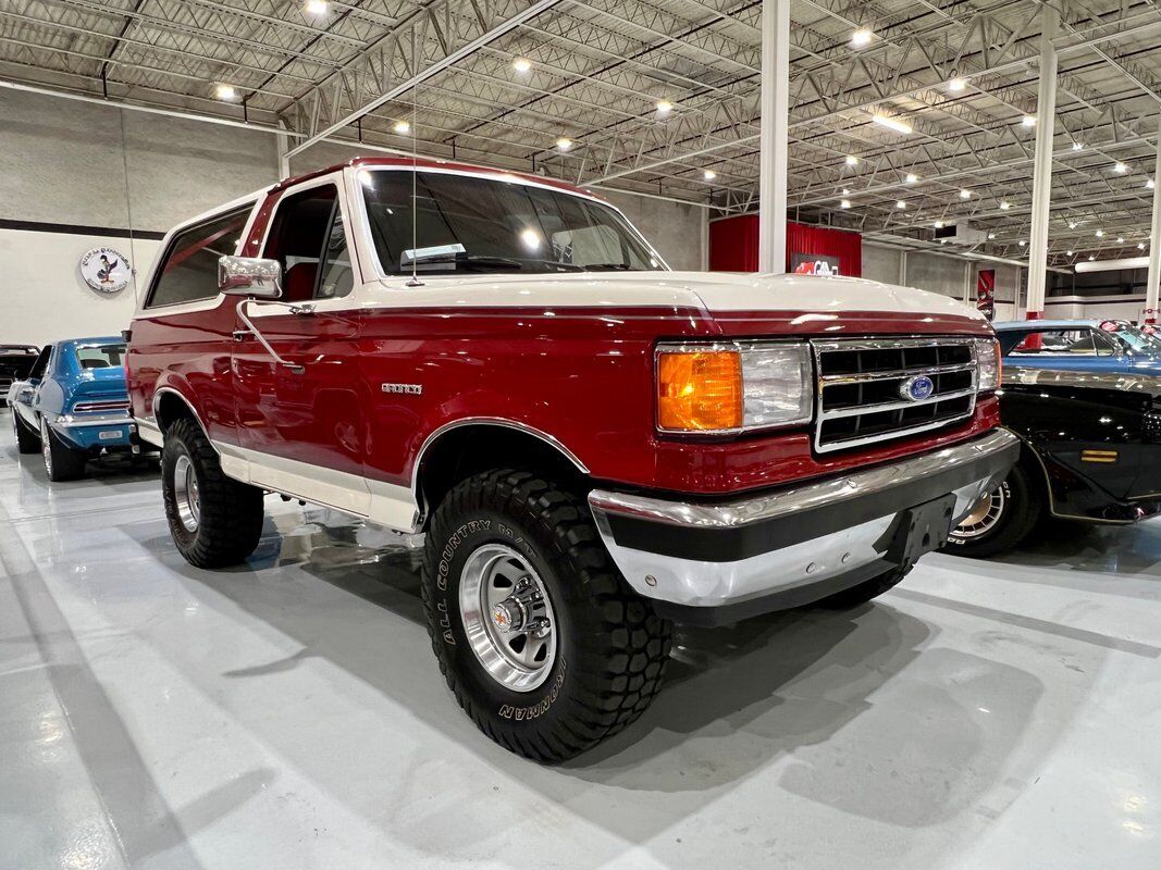 Ford Bronco SUV 1990