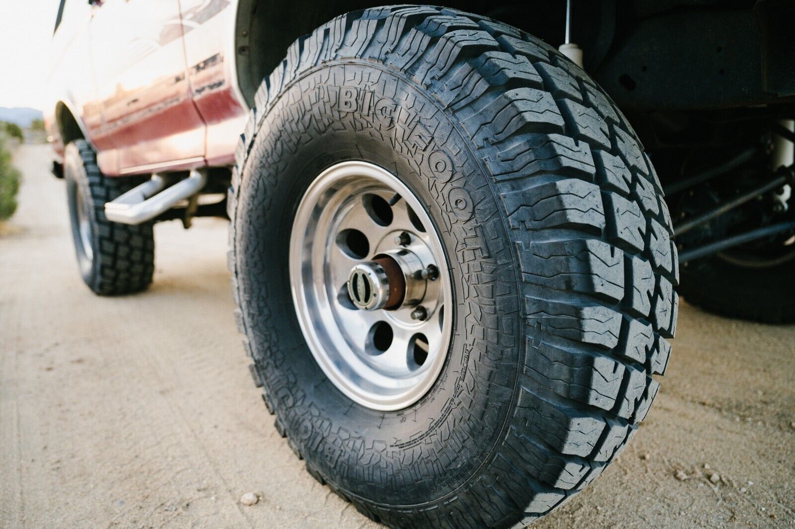 Ford-Bronco-SUV-1991-Burgundy-Red-and-Gray-152099-15