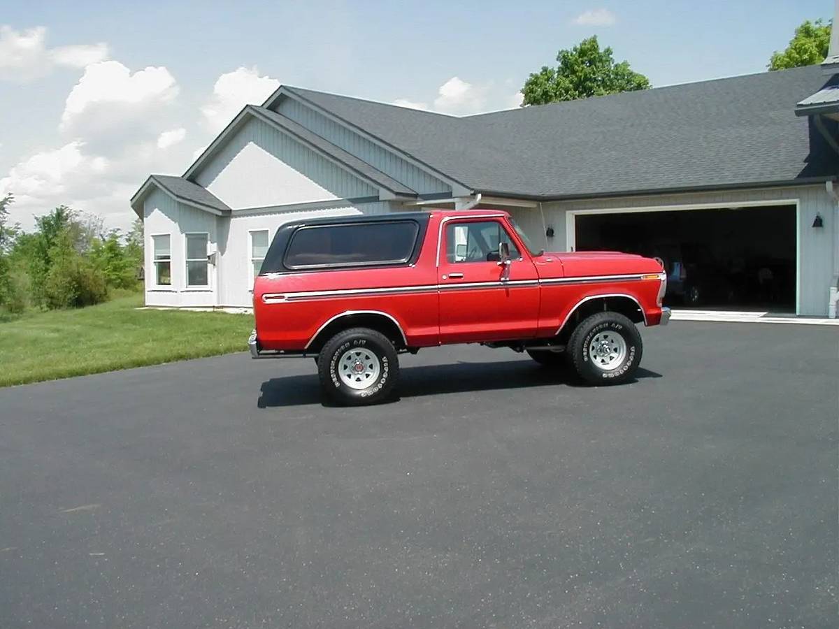 Ford-Bronco-sport-1979-78858-1