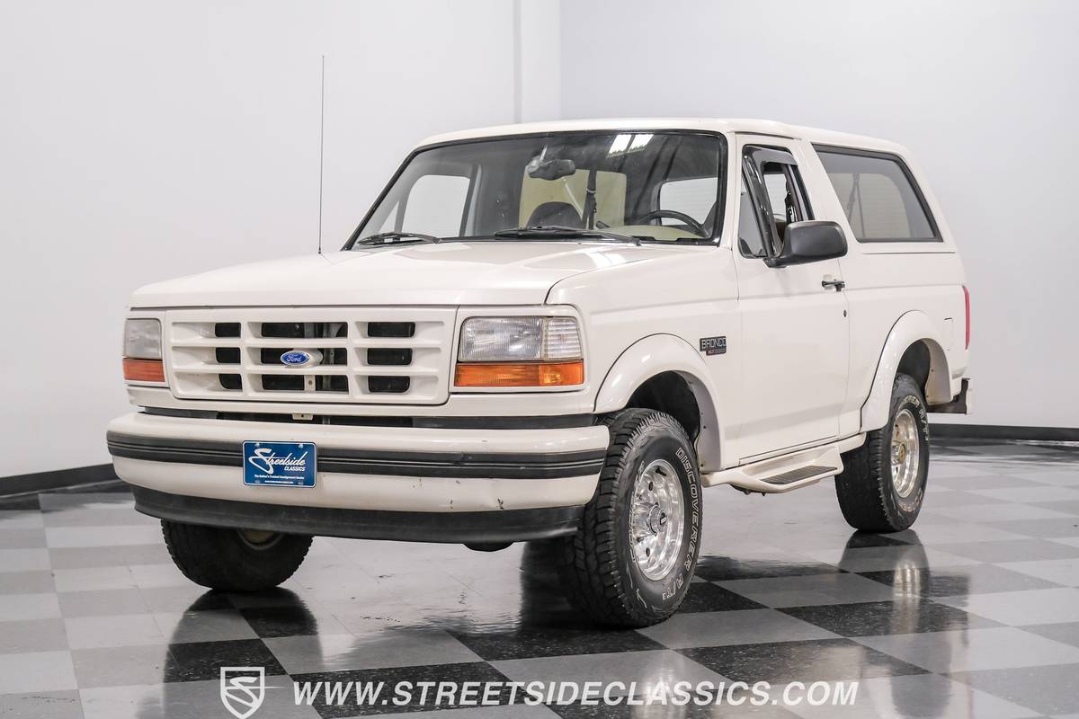 Ford-Bronco-xl-1995-white-383288-1