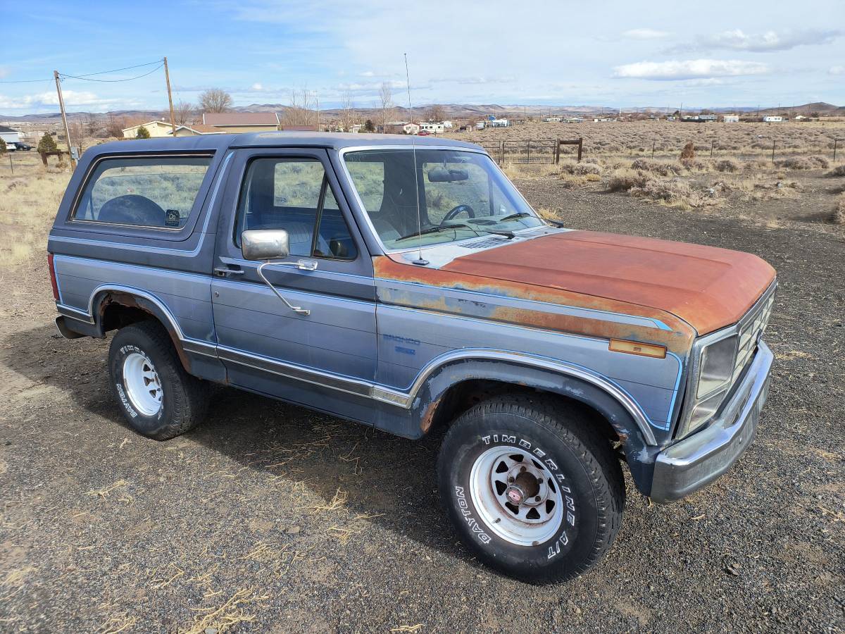 Ford-Bronco-xlt-4x4-1986-blue-52175-1