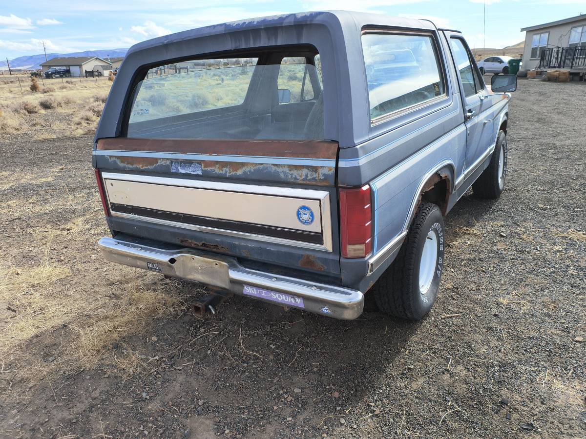 Ford-Bronco-xlt-4x4-1986-blue-52175-7