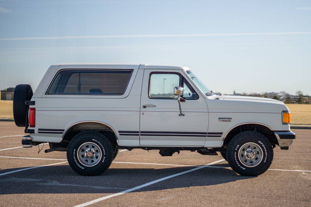 Ford-Bronco-xlt-5.8l-4x4-1991-white-258621-2