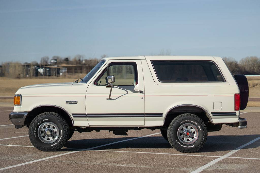 Ford-Bronco-xlt-5.8l-4x4-1991-white-258621