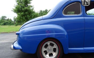 Ford-Club-Coupe-Coupe-1946-Blue-Red-20332-11