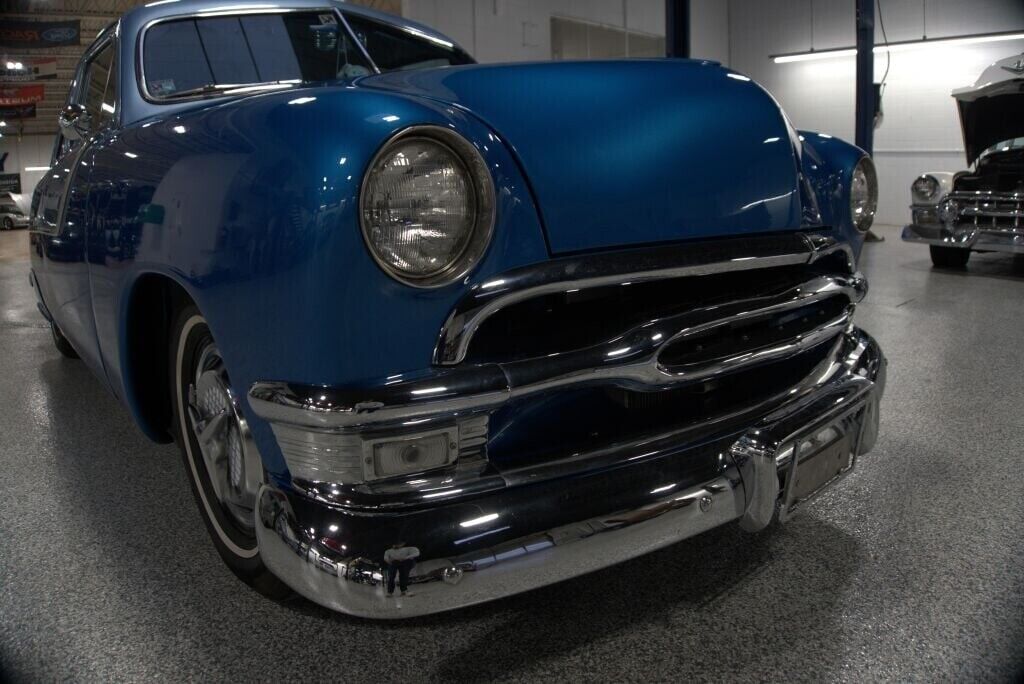 Ford-Club-Coupe-Coupe-1951-Blue-79510-9