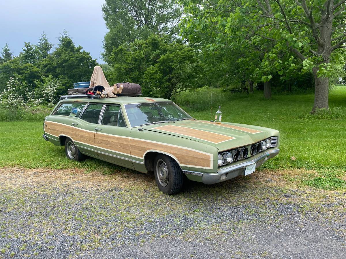 Ford-Country-sedan-1969-green-212433-2