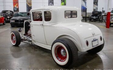 Ford-Coupe-1931-White-Red-2-3