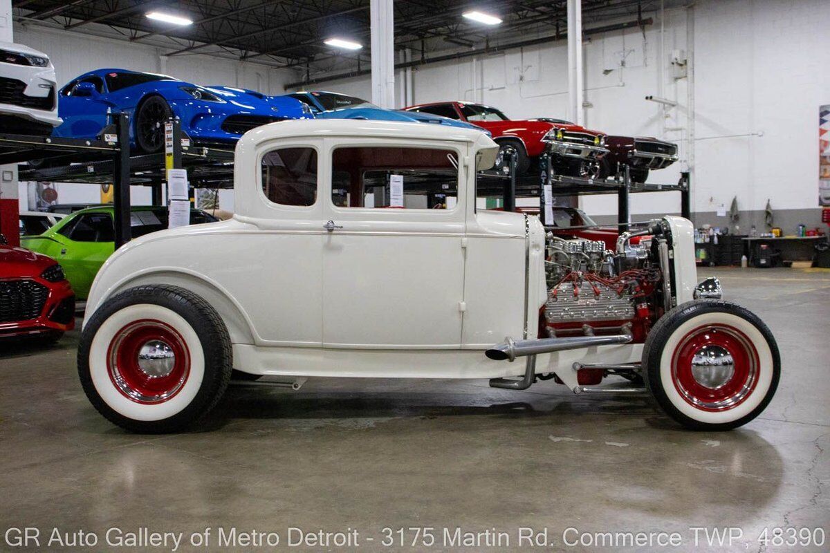 Ford-Coupe-1931-White-Red-2-7