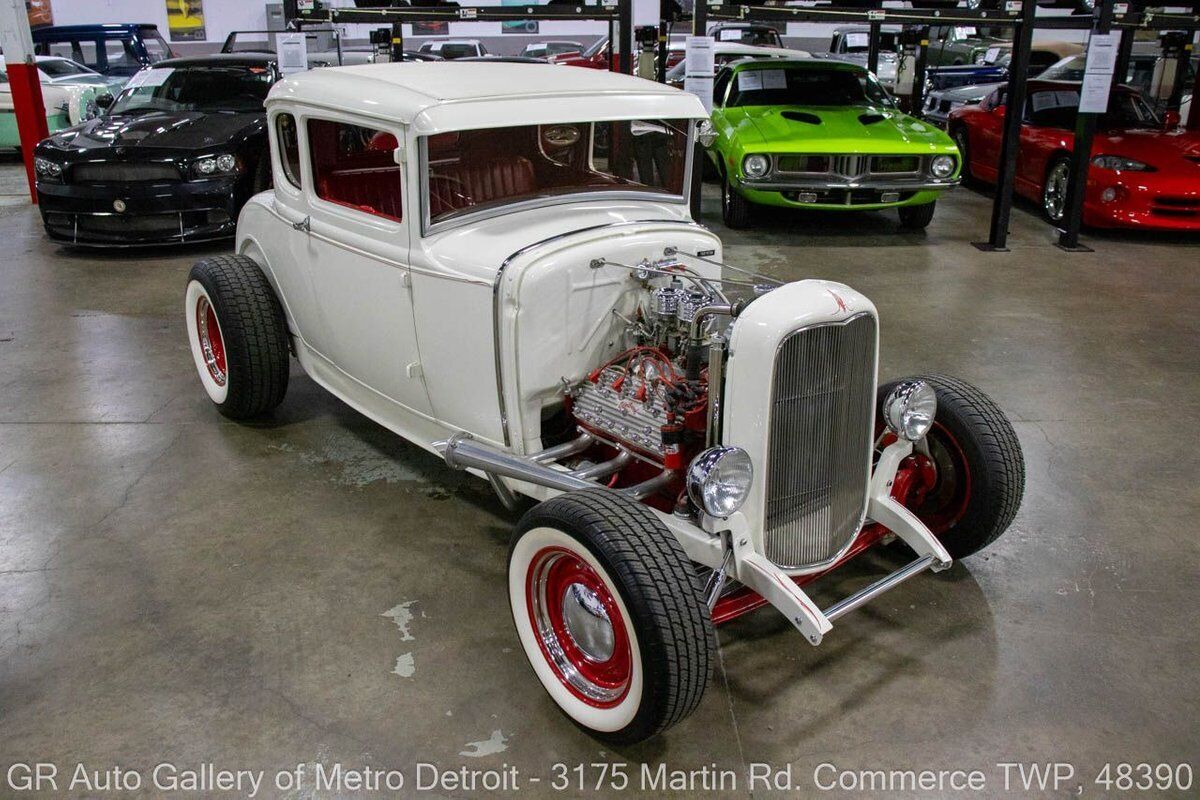 Ford-Coupe-1931-White-Red-2-8