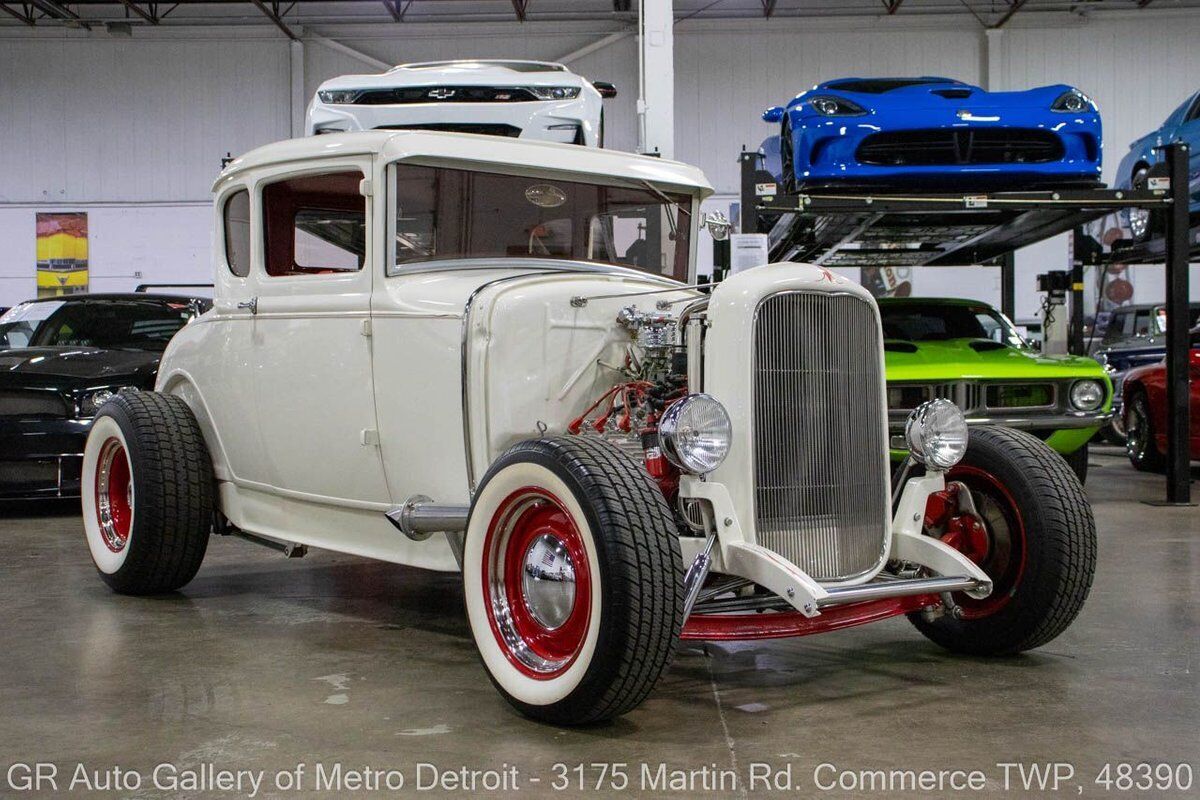 Ford-Coupe-1931-White-Red-2-9