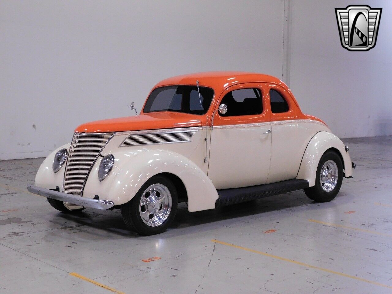 Ford-Coupe-1937-Orange-Gray-20112-2