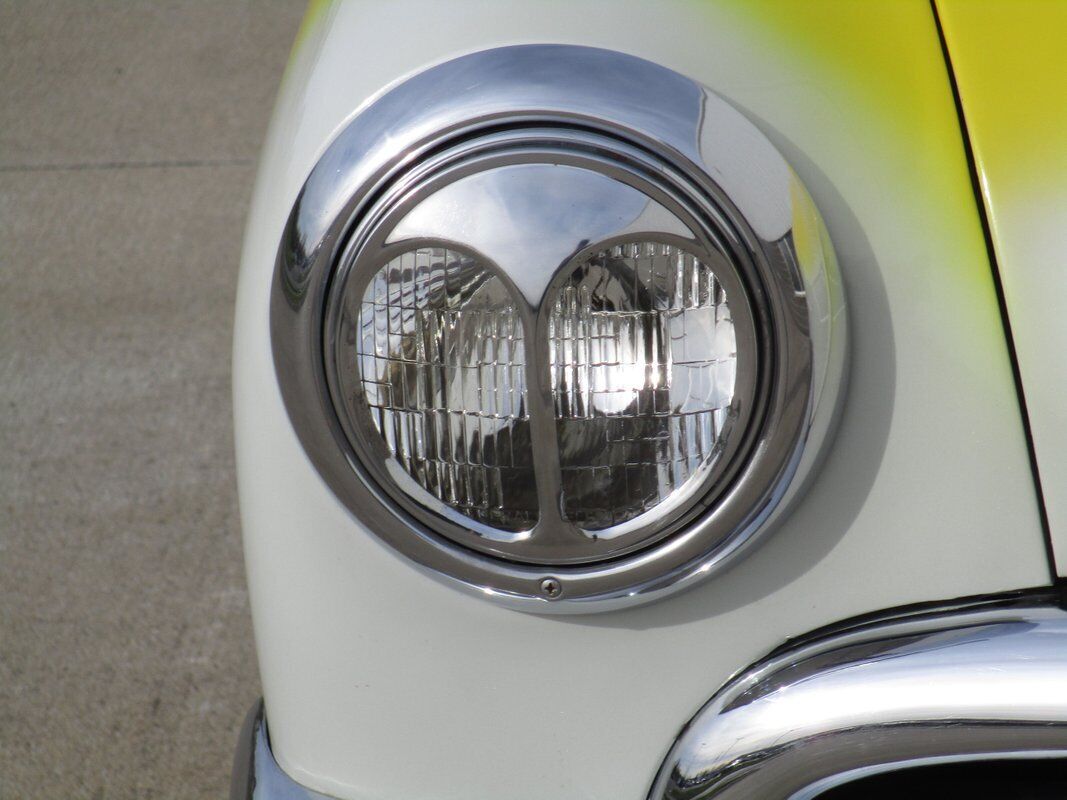 Ford-Coupe-1950-White-Red-0-11