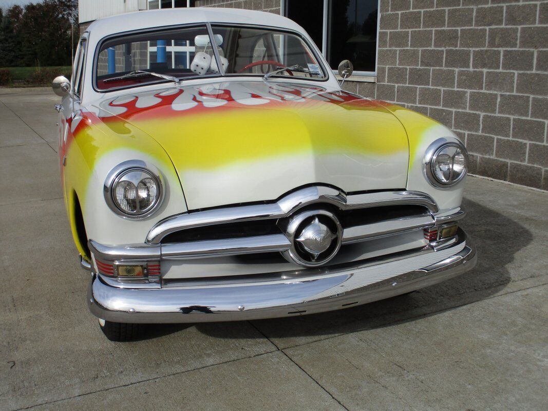 Ford-Coupe-1950-White-Red-0-3