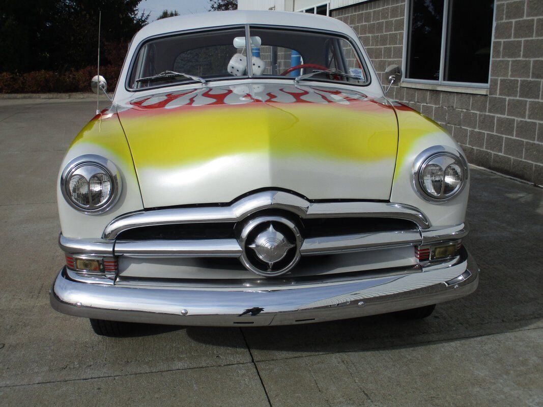 Ford-Coupe-1950-White-Red-0-4