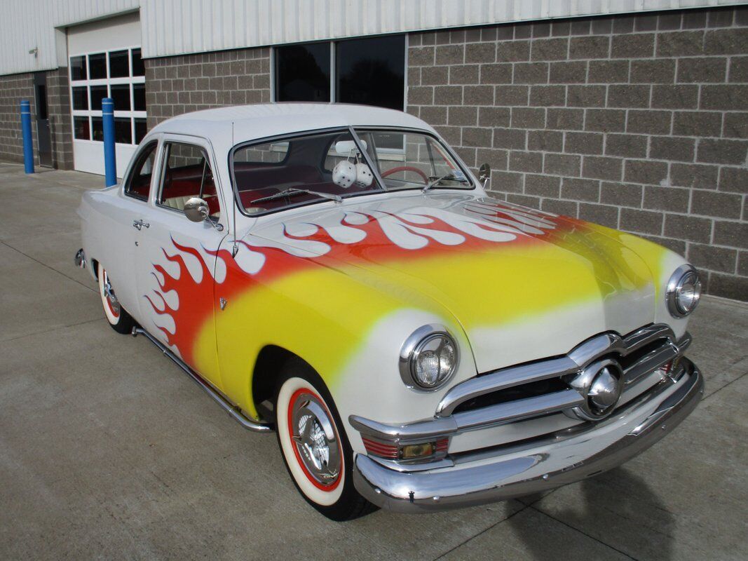 Ford-Coupe-1950-White-Red-0-6