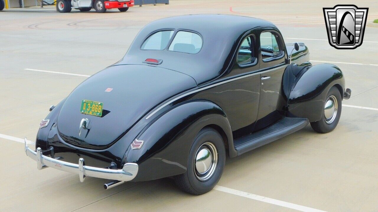 Ford-Coupe-Coupe-1940-Black-Red-2478-7