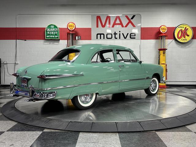 Ford-Coupe-Coupe-1951-Green-Gray-133938-6