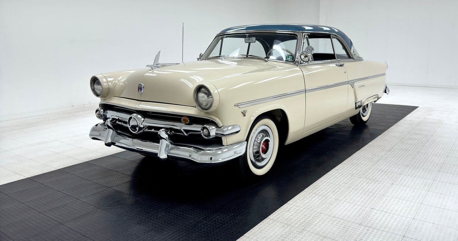 Ford Crestline  1954