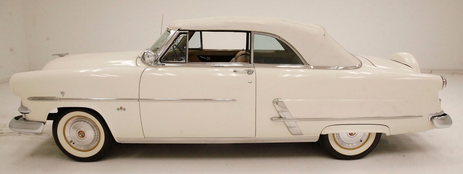 Ford-Crestline-Cabriolet-1953-Sungate-Ivory-White-84552-2