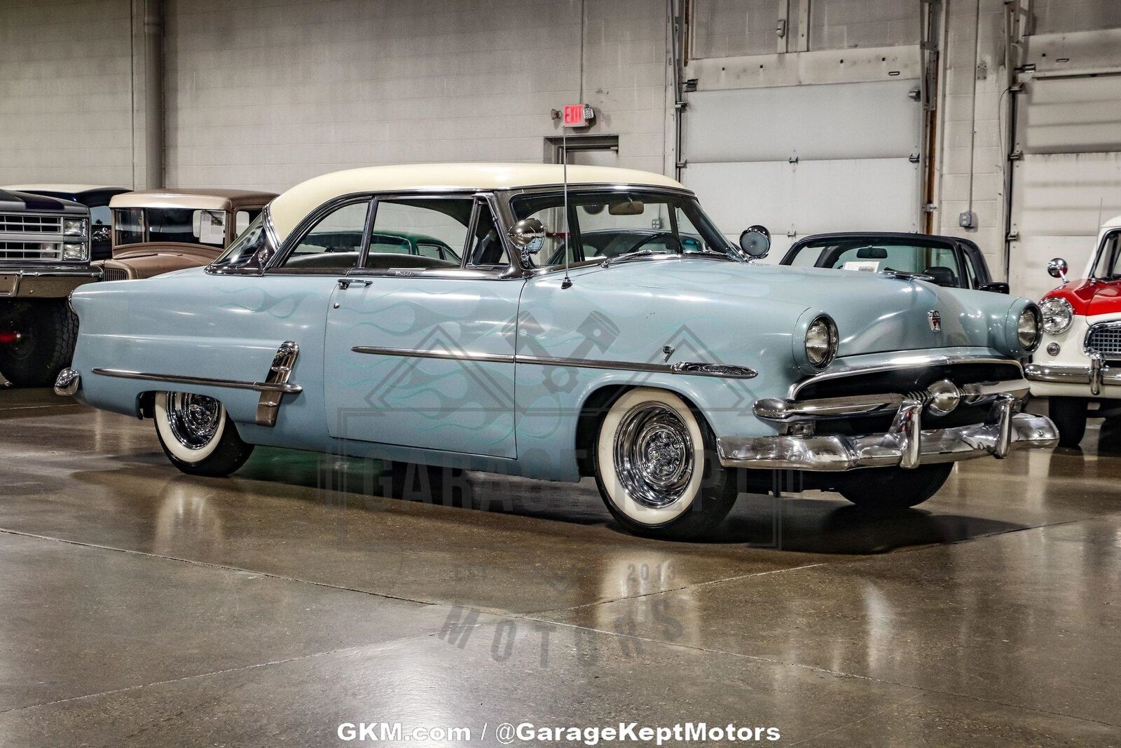 Ford Crestline Victoria Coupe 1953