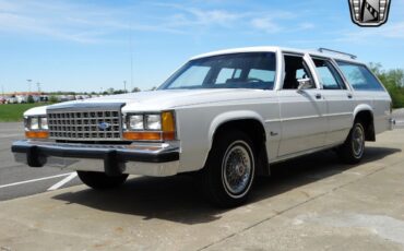 Ford-Crown-Victoria-1985-White-Blue-136424-3