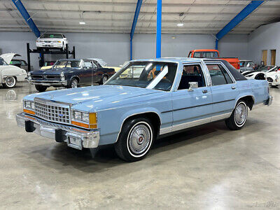 Ford-Crown-Victoria-Berline-1987-Blue-Blue-111212-2