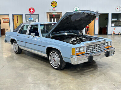 Ford-Crown-Victoria-Berline-1987-Blue-Blue-111212-8