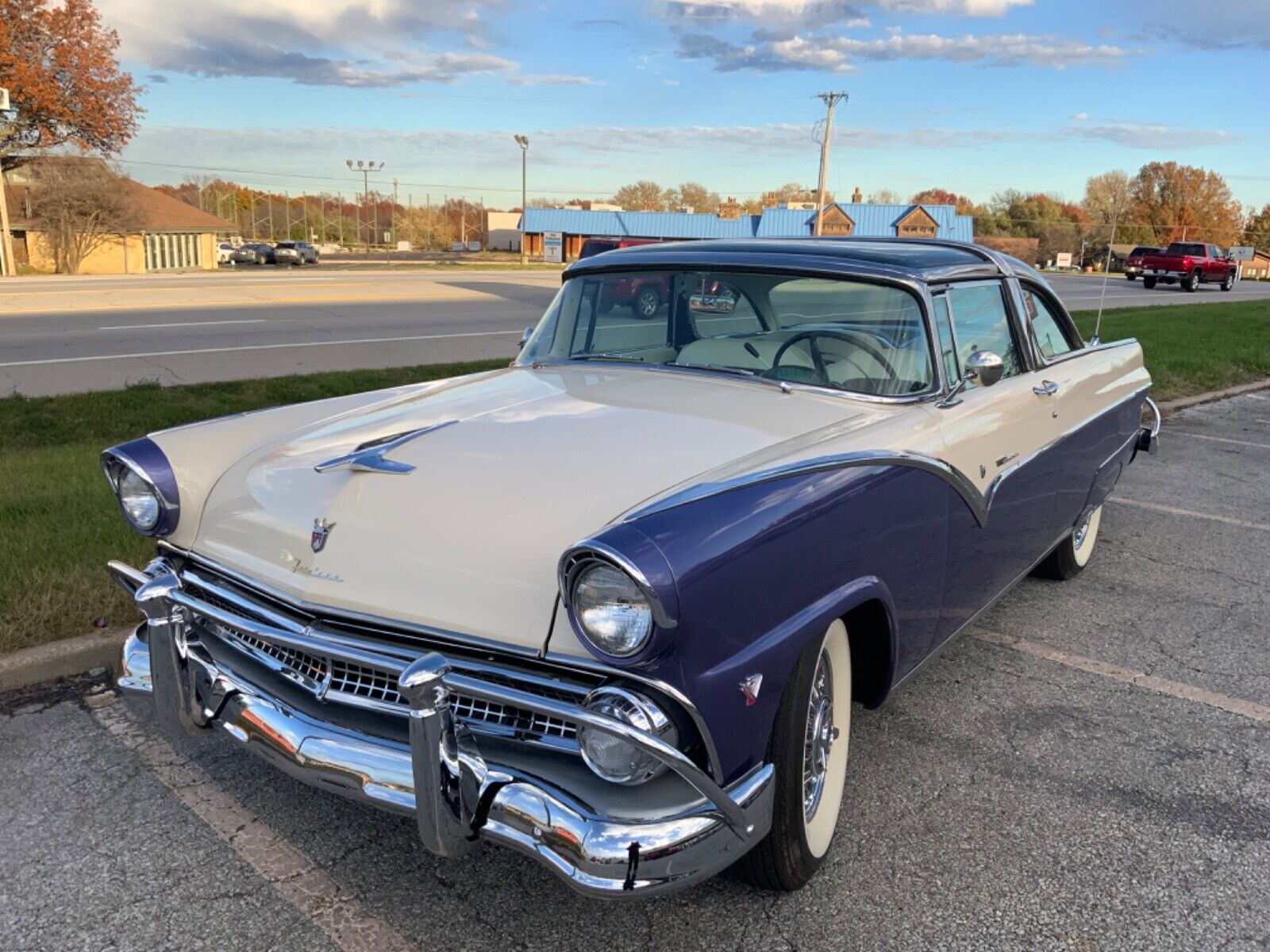 Ford-Crown-Victoria-Coupe-1955-Purple-White-61155-12