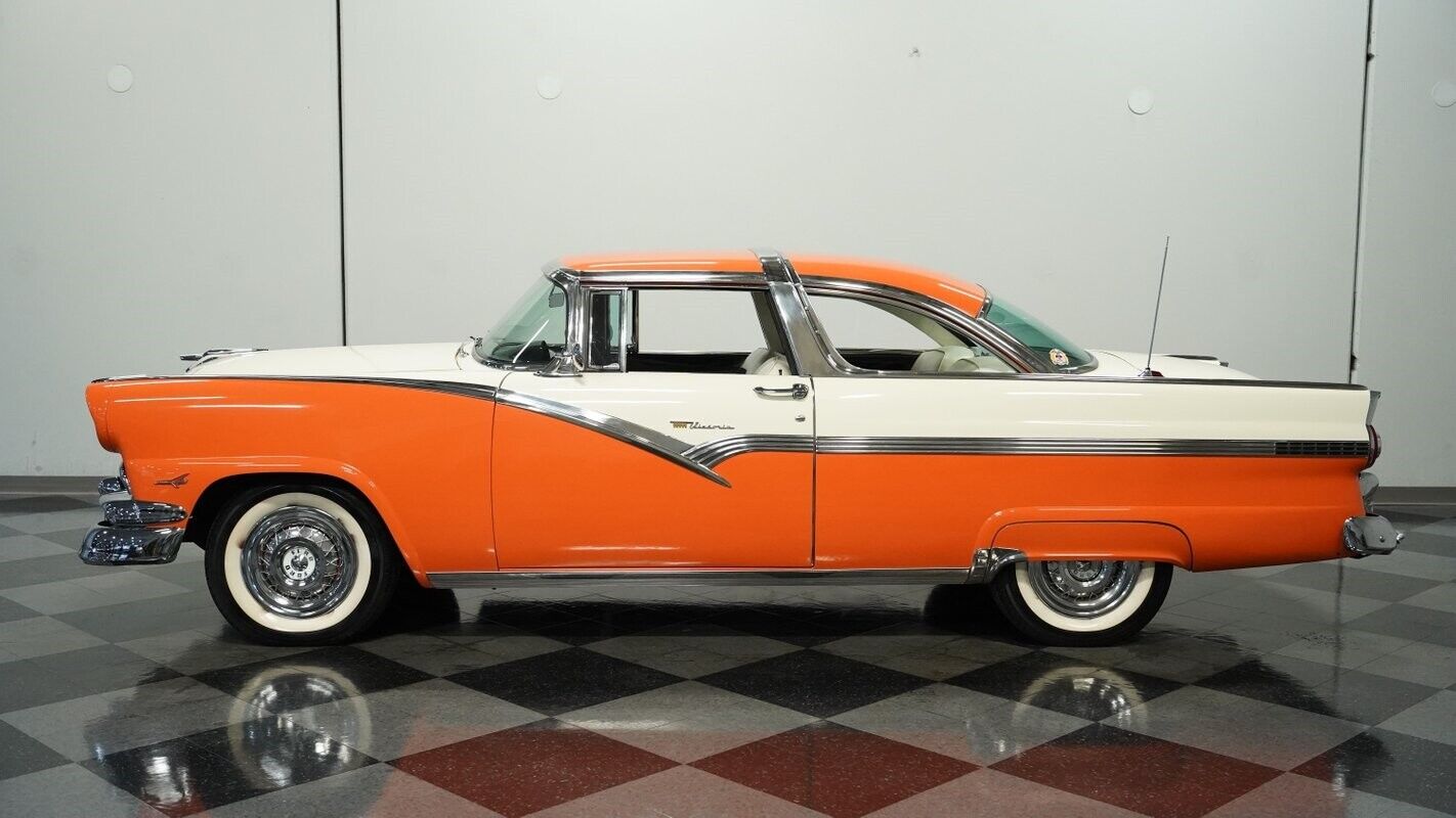 Ford-Crown-Victoria-Coupe-1956-White-Black-148552-2