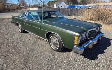 Ford-Crown-victoria-ltd-1975-green-35405