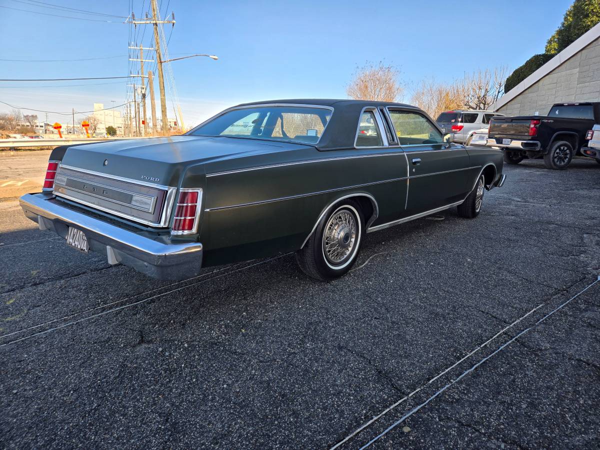 Ford-Crown-victoria-ltd-1975-green-35405-5