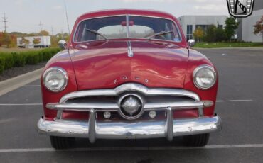 Ford-Custom-Berline-1949-Red-Red-138482-8