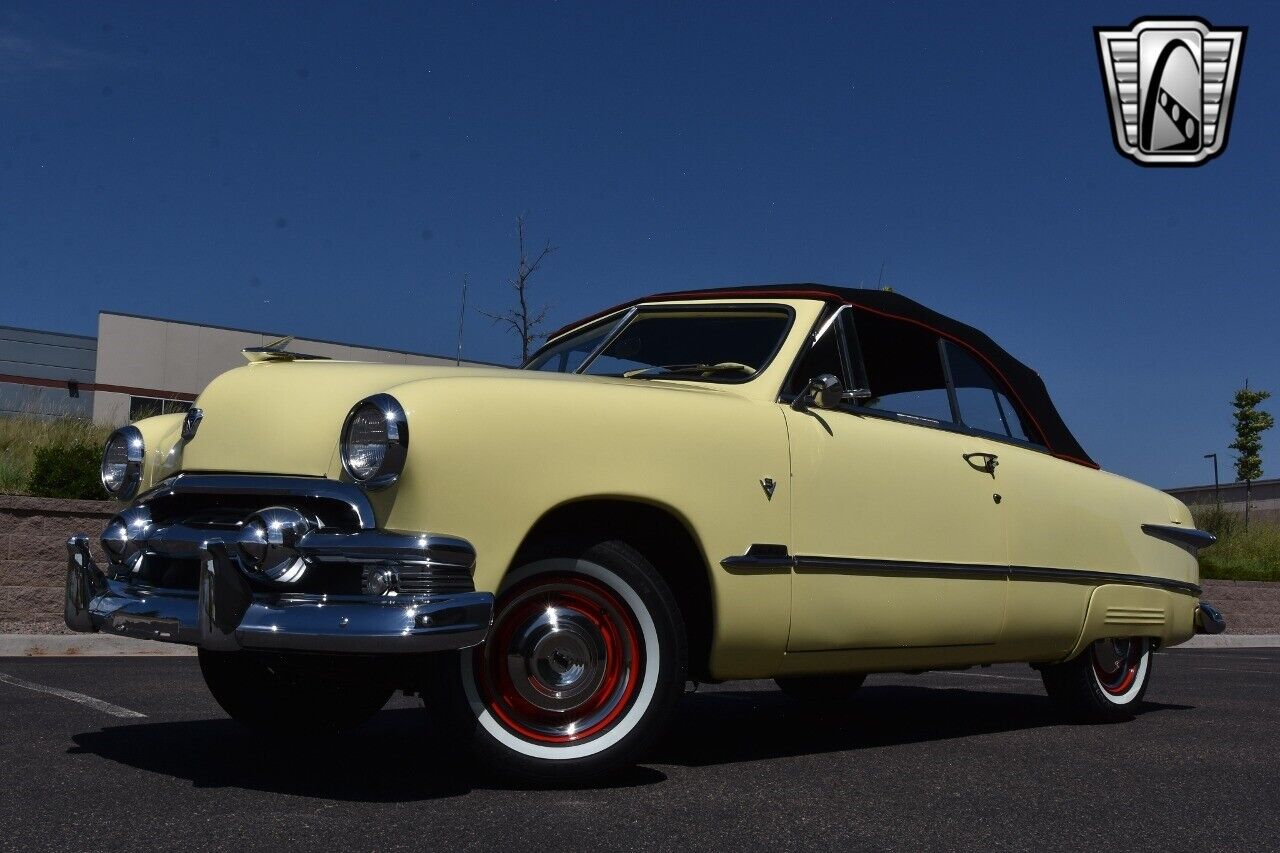 Ford-Custom-Cabriolet-1951-Yellow-Black-19874-2