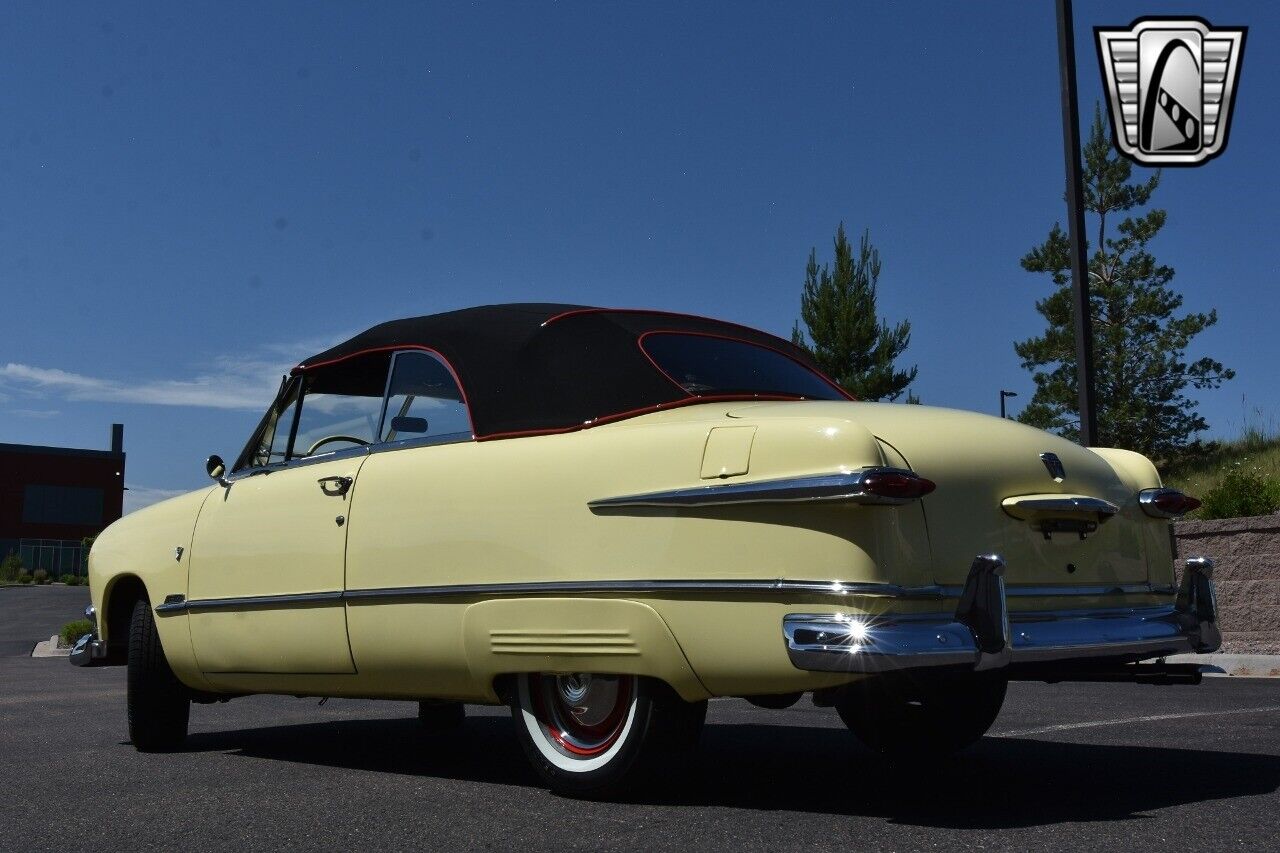 Ford-Custom-Cabriolet-1951-Yellow-Black-19874-4