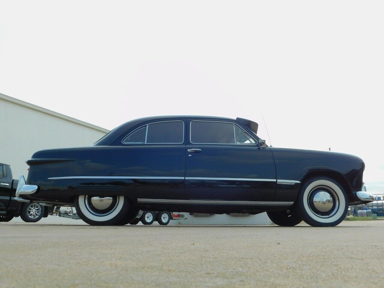 Ford-Custom-Coupe-1949-Black-Gray-86047-10