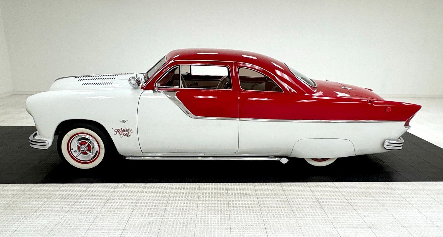 Ford-Custom-Coupe-1949-White-Red-88322-1