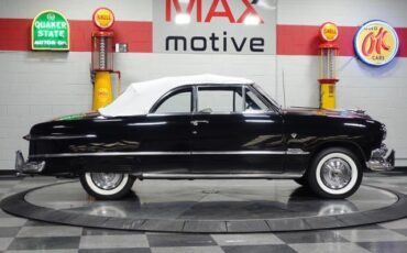 Ford-Custom-Deluxe-1951-Black-Black-6740-1