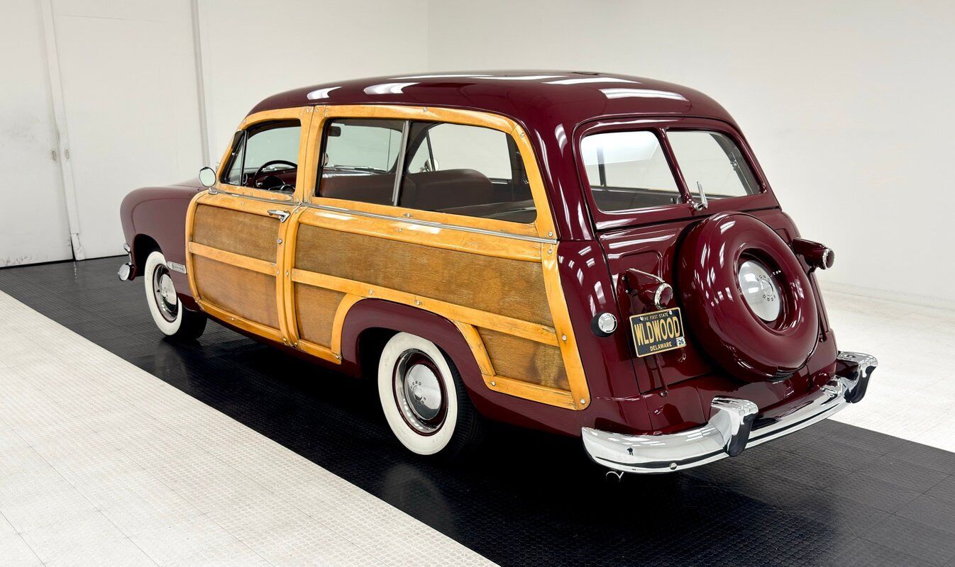 Ford-Custom-Deluxe-Break-1950-Cambridge-Maroon-Saddle-19298-2