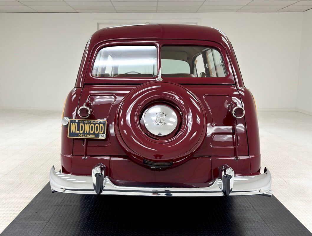 Ford-Custom-Deluxe-Break-1950-Cambridge-Maroon-Saddle-19298-3