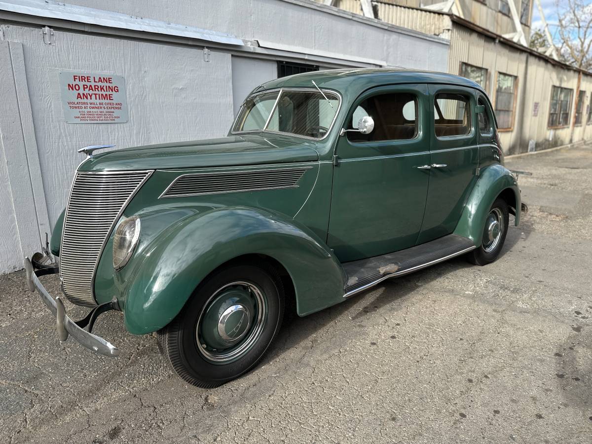 Ford-Deluxe-1937-64734-2