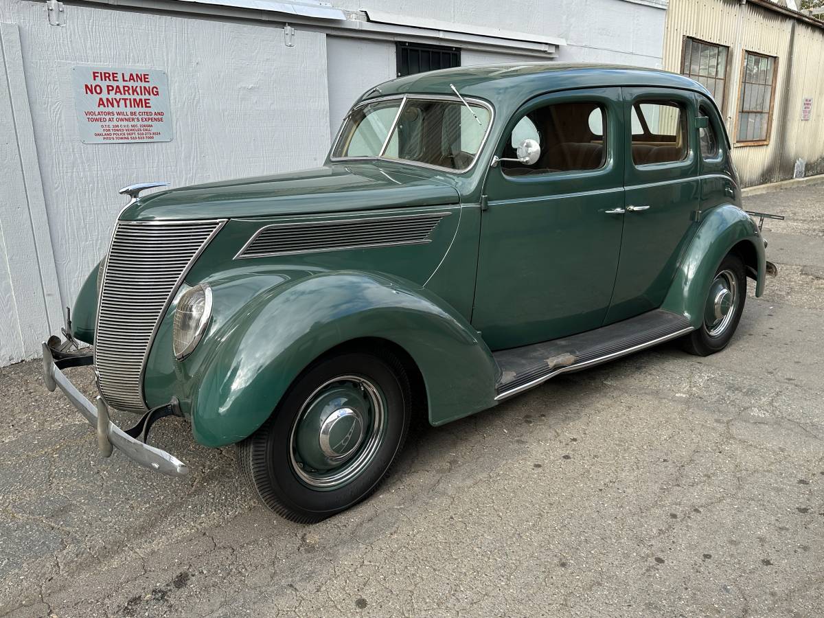 Ford-Deluxe-1937-64734-4