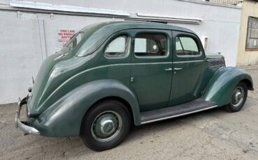 Ford-Deluxe-1937-64734-7