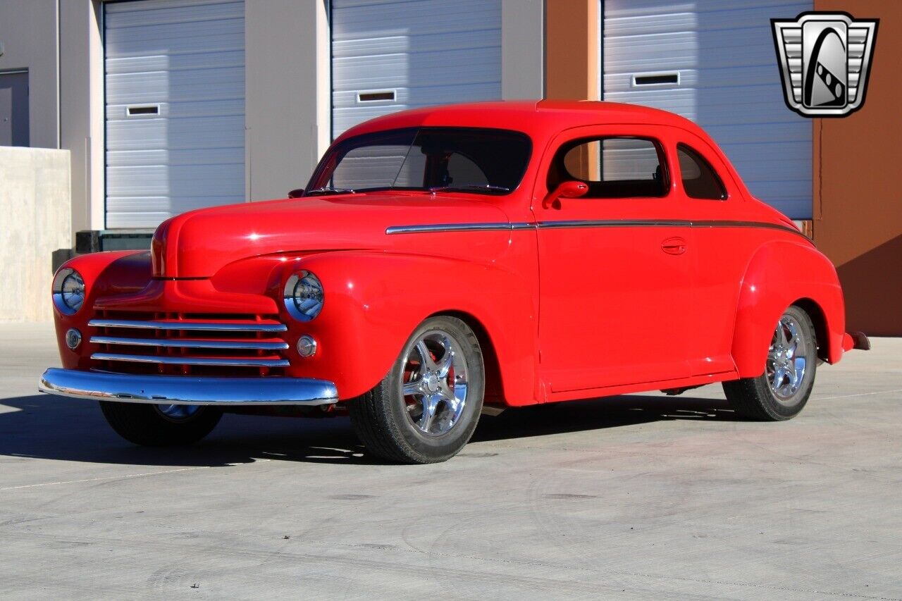 Ford-Deluxe-1948-Red-Gold-1503-2