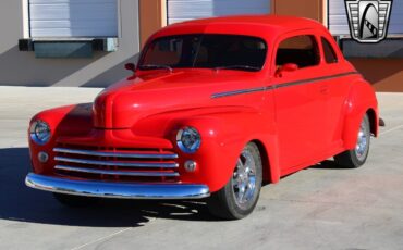 Ford-Deluxe-1948-Red-Gold-1503-3